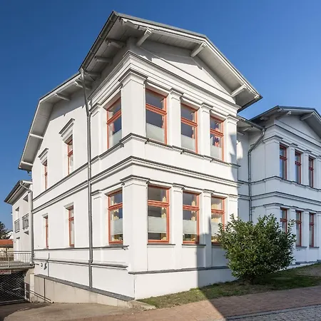 Haus Meerblick 11 *